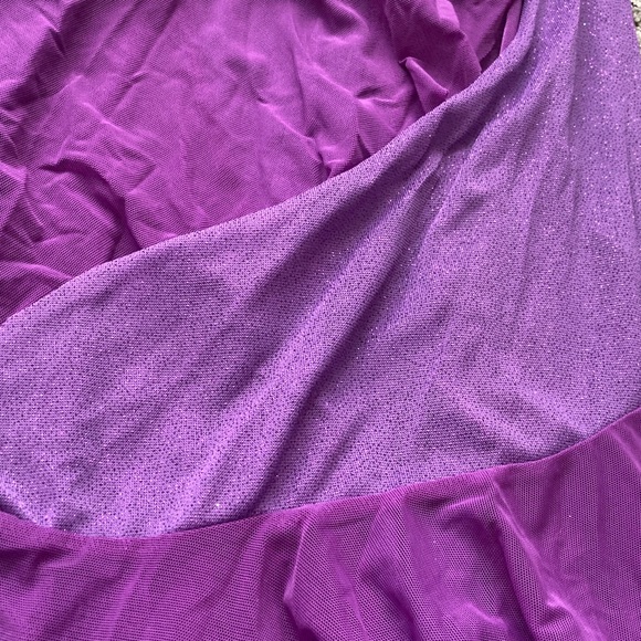 Kelle Large Child Sheer Layered One Shoulder Strap - Picture 4 of 12